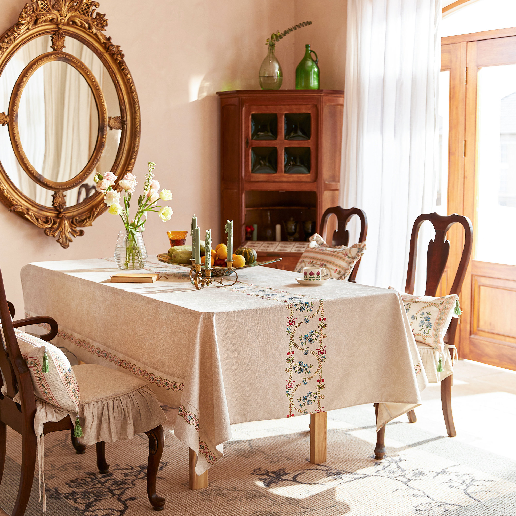 Bei apricot light pattern floral tablecloth