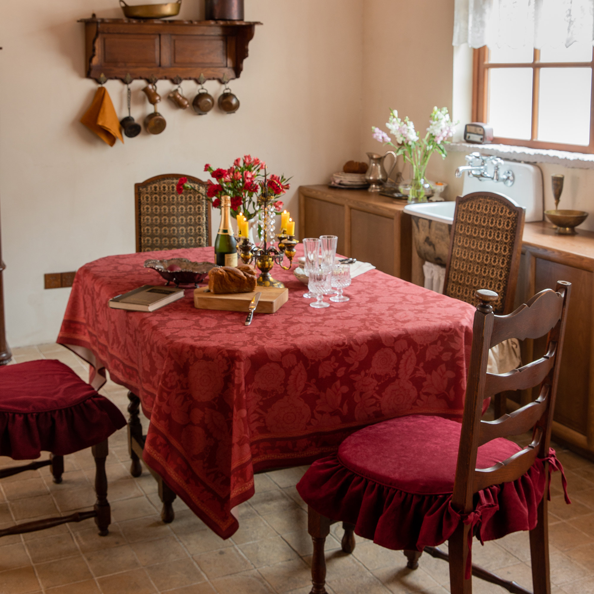 Burgundy red jacquard tablecloth