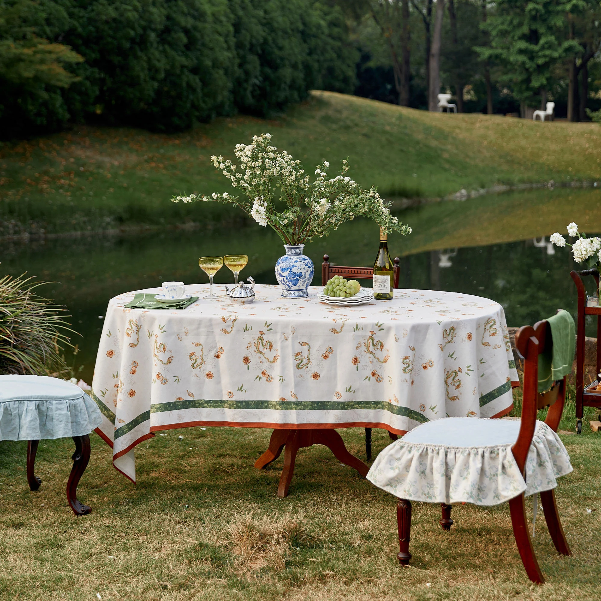 Dragon Chrysanthemum Scattered Tablecloth