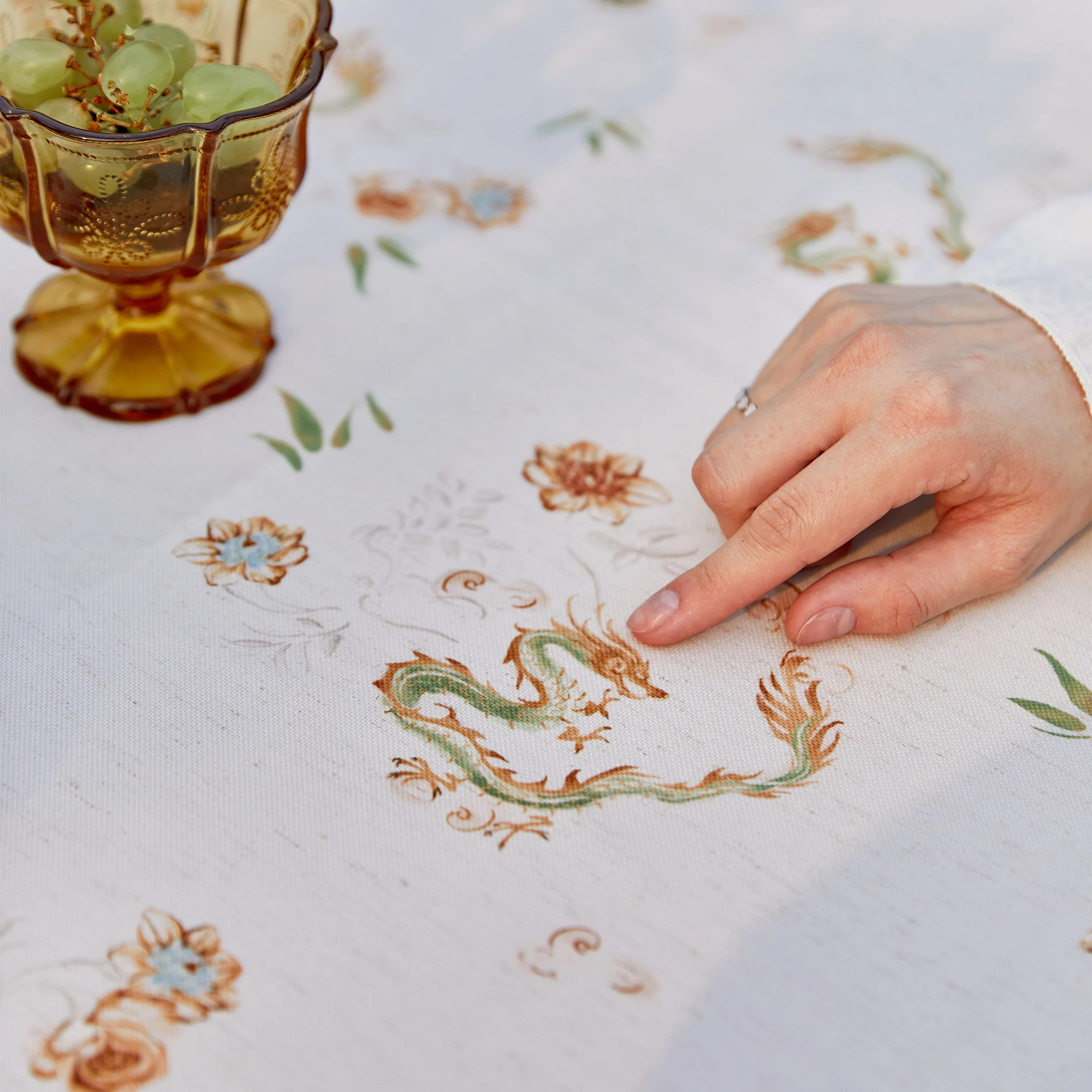Dragon Chrysanthemum Scattered Tablecloth - Image 3