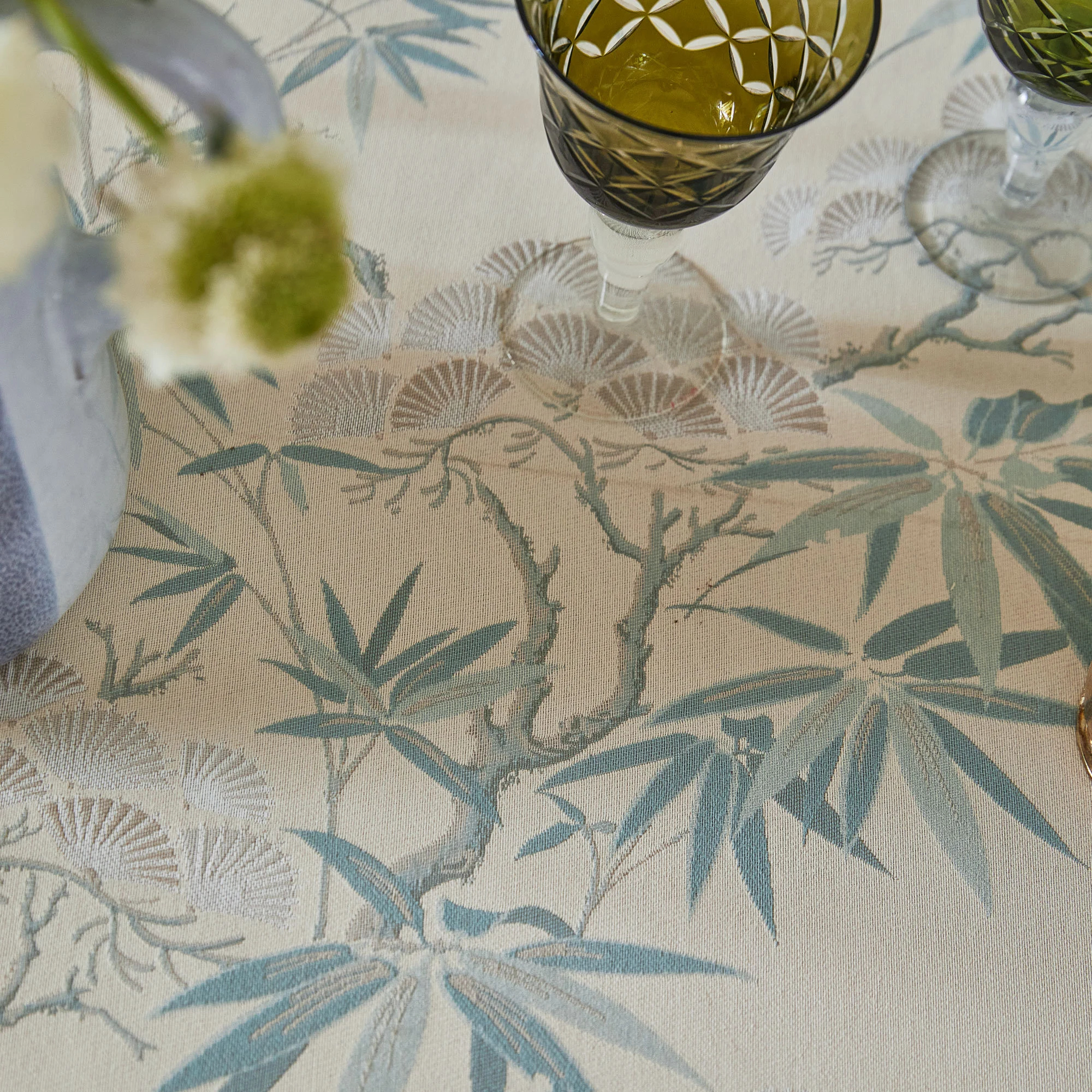 Ink and wash pine and bamboo tassel tablecloth - Image 4